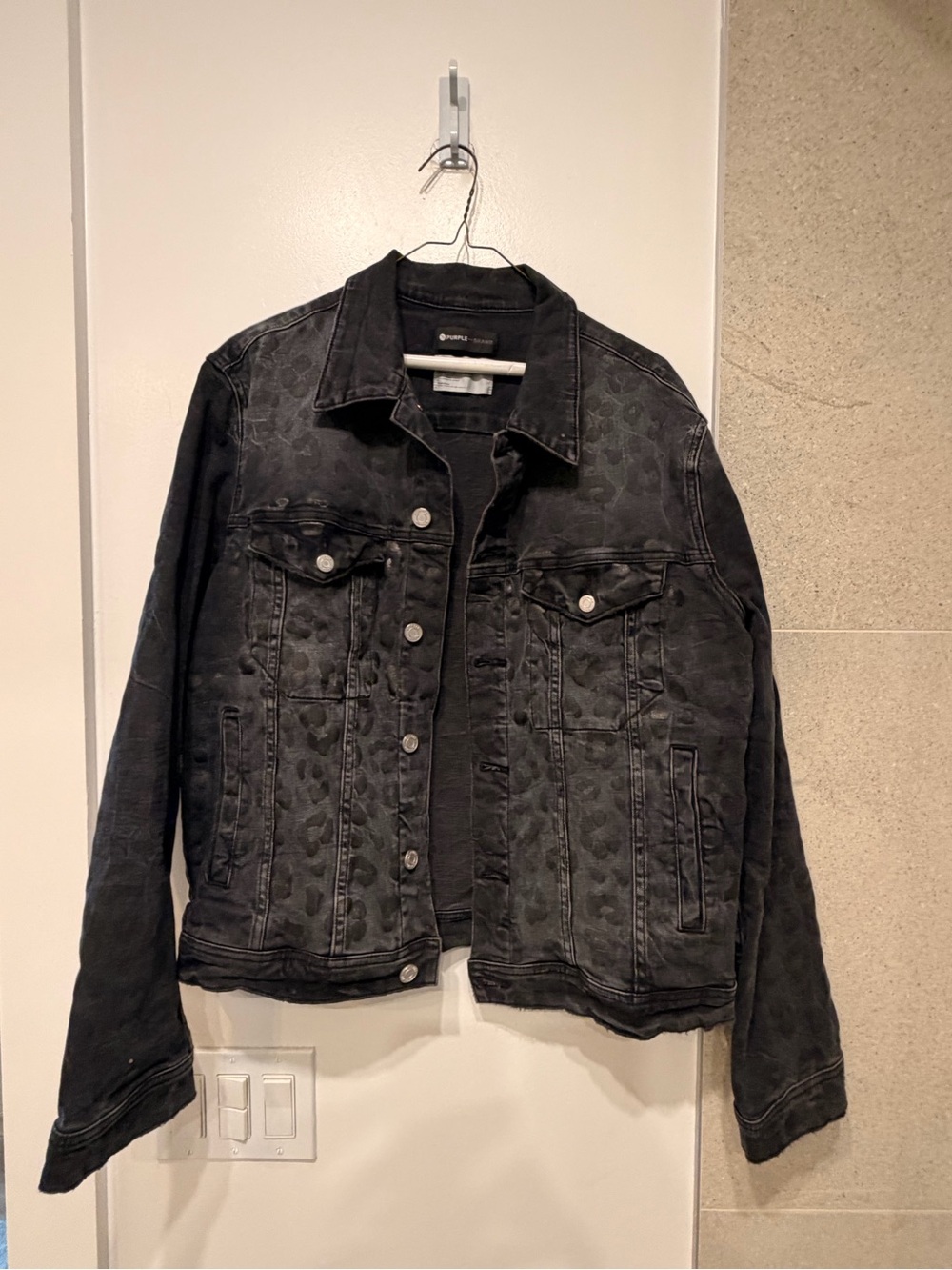 Men's Black Leopard-Print Denim Jacket - Picture 3 of 3